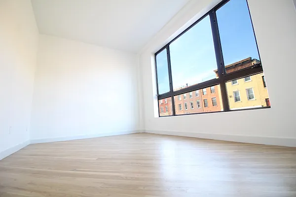 Rented by Oz Kfir, LREB | media 8