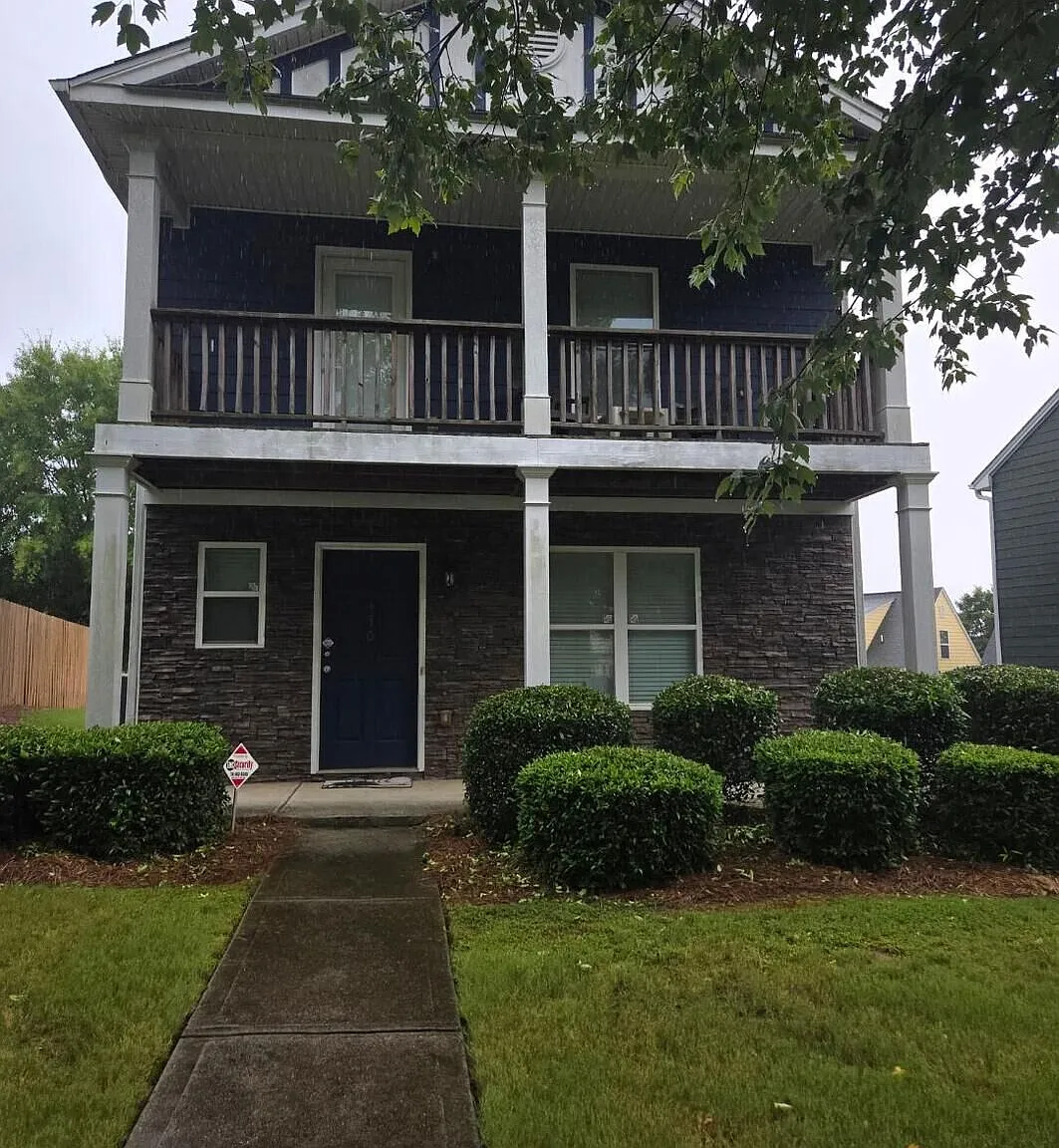 3 bed, 3.0 bath, 1500 sqft, $700 — Photo 1