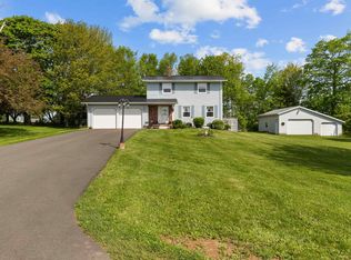 2 Laura Ln, Stratford, PE C1B 2T3