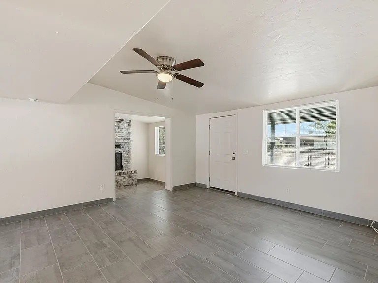 4608 S Fremont Ave — Photo 7