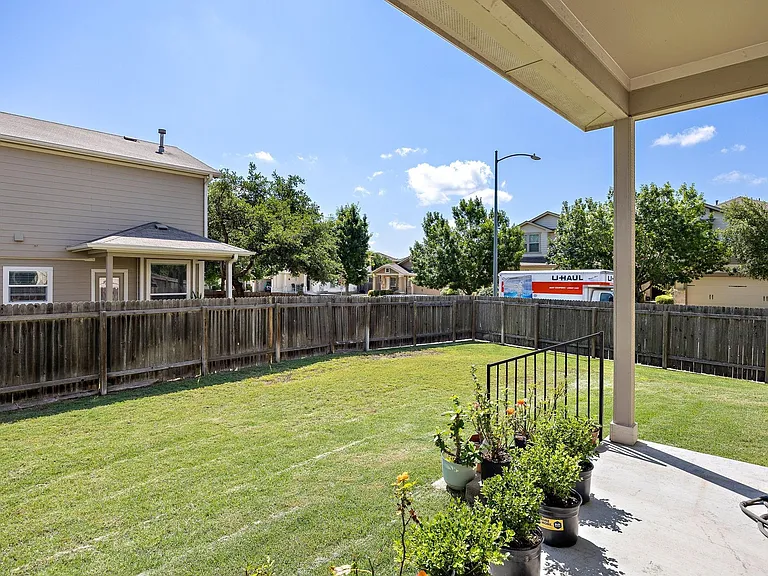 8701 Blackvireo Dr — Photo 20