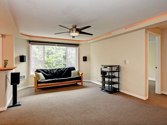 5th image of 7217 NE 175th St Unit 107