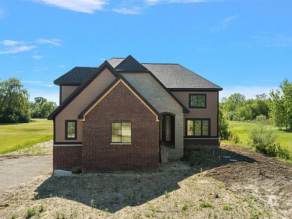 2nd image of 60637 Schoenherr Rd