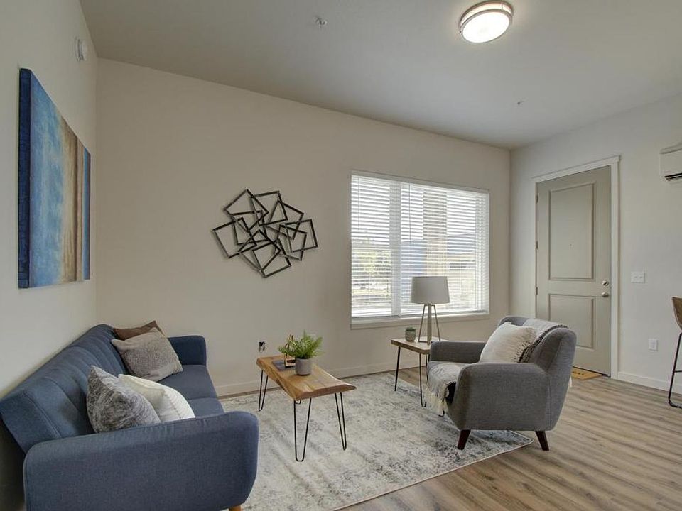 2nd image of 1414 Markle Ave #304