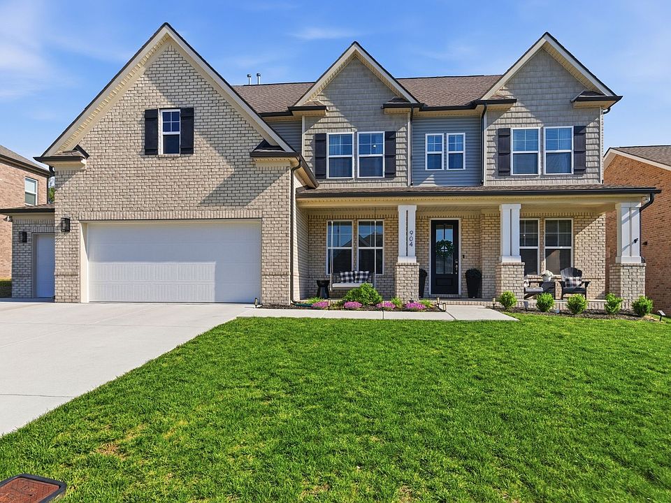 1st image of 904 Carnation Dr