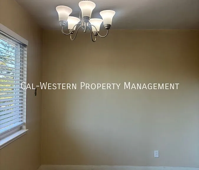 3747 Underwood Dr #4 — Photo 4
