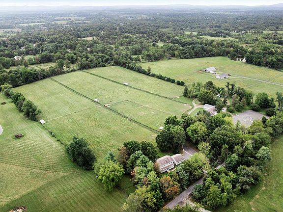 2nd image of 19606 Ridgeside Rd