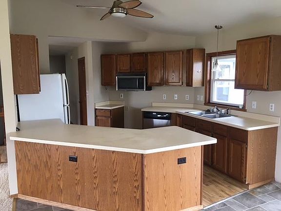 4th image of 3712 Noel Dr
