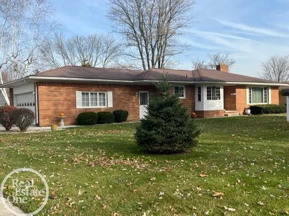 36247 Madison St, Richmond, MI 48062