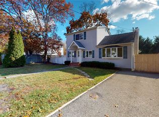 126 Aspen Rd, Mastic Beach, NY 11951