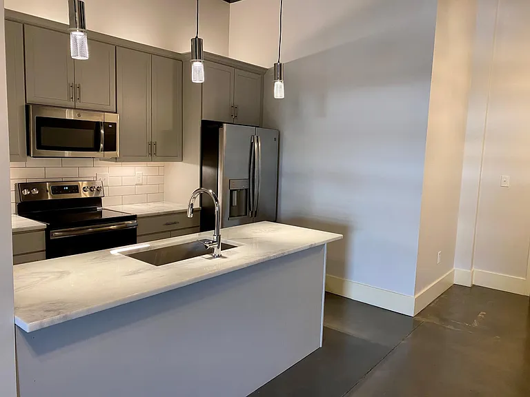480 Skain St #105 — Photo 5