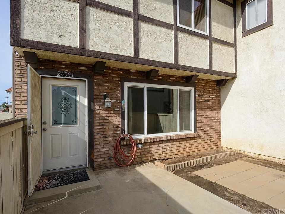 1st image of 24091 Fir Ave