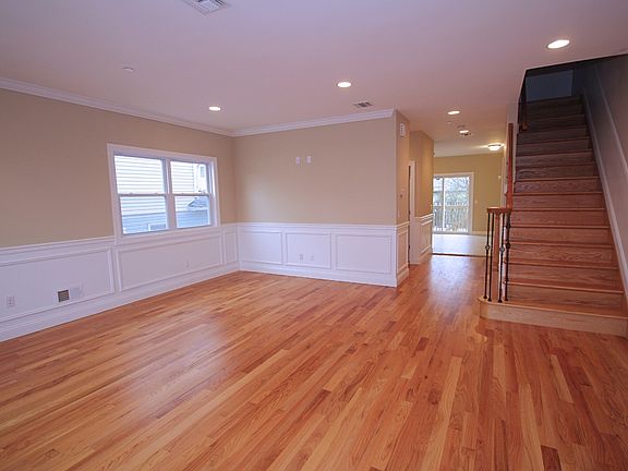 3rd image of 1191 Olympia Blvd