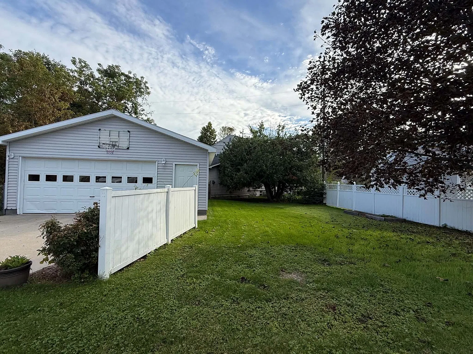 3 bed, 2824 sqft, $1,800 — Photo 4