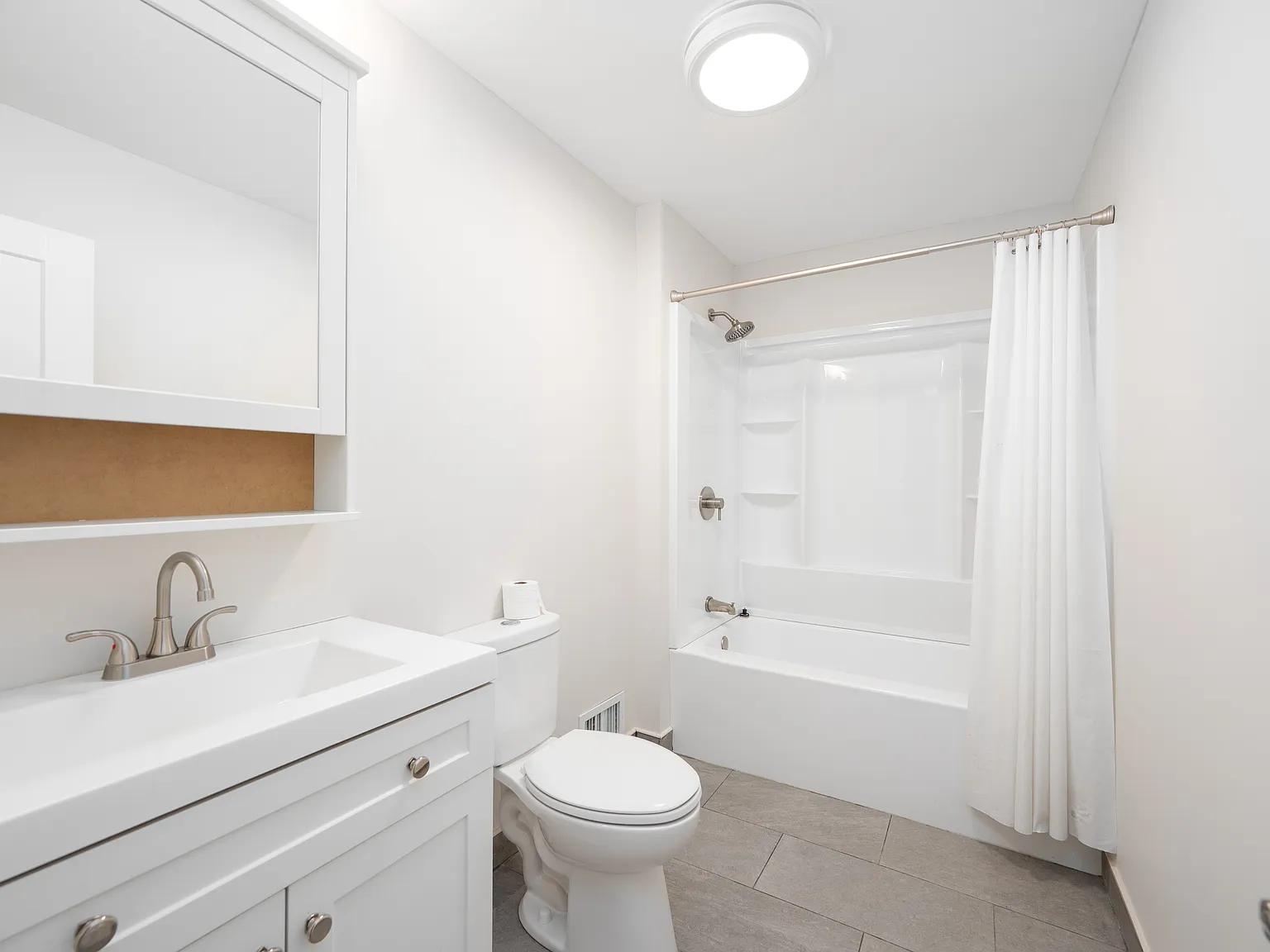 3 bed, 1000 sqft, $1,450 — Photo 3