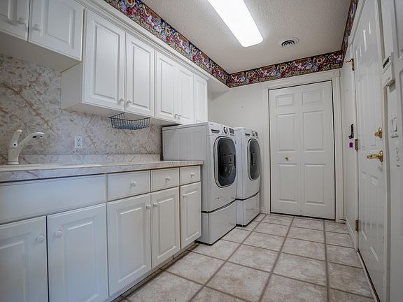 5th image of 211 Valley View Dr SE