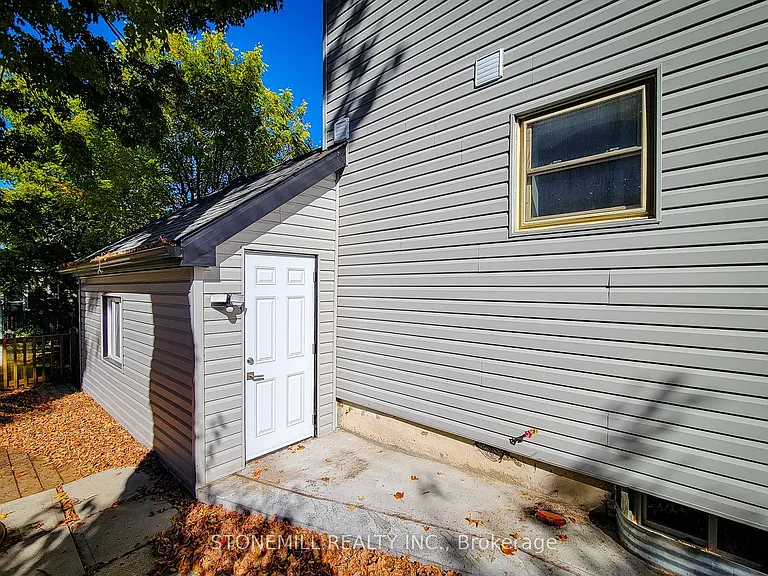 727 College Ave — Photo 49
