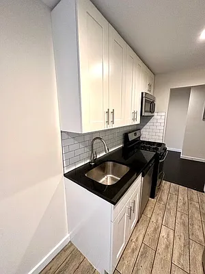 Rented by LRGNY Group, Inc. | media 24