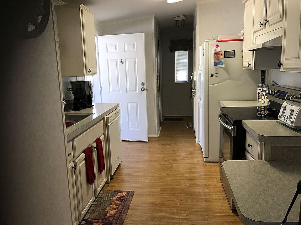 1st image of 60 Golf Dr