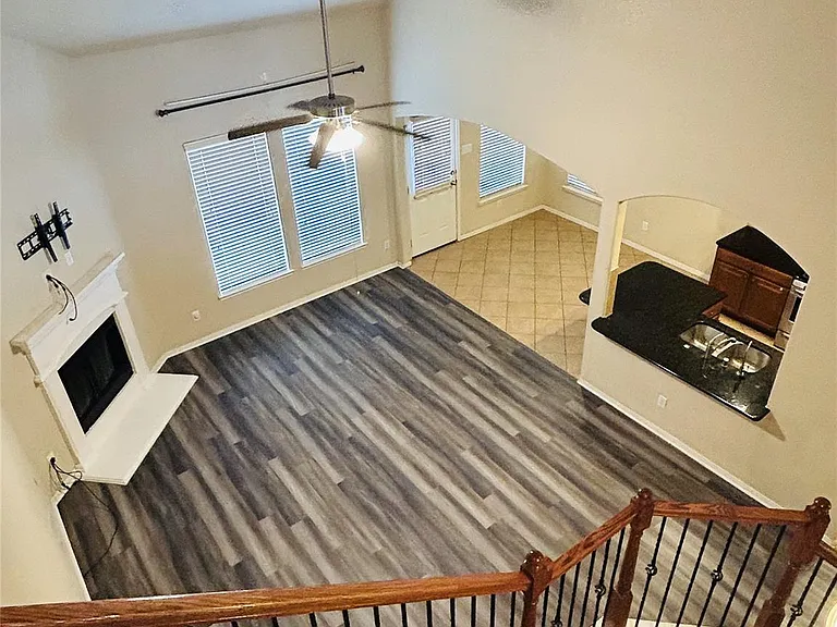 4423 Fenetre Forest St — Photo 13