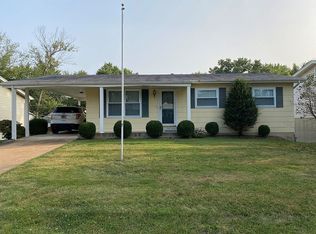 32 Evergreen Ct, Ballwin, MO 63021