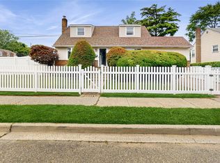 1414 N St, Elmont, NY 11003