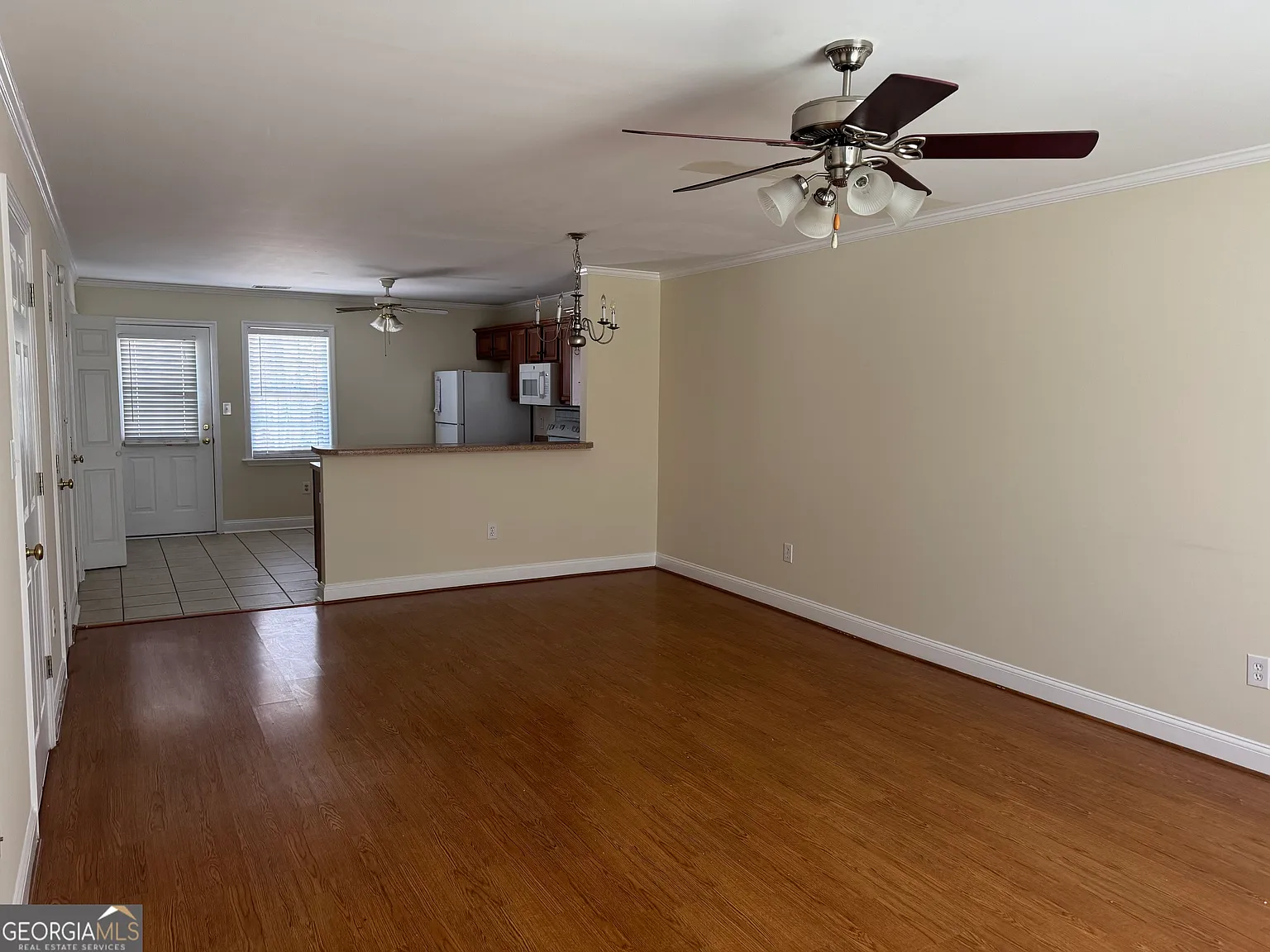 2 bed, 2.5 bath, 1332 sqft, $1,550 — Photo 3