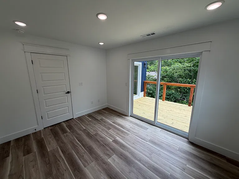 916 N Sang Ave — Photo 15