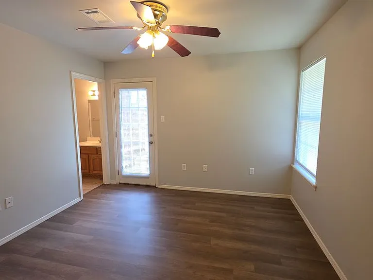 108 Poplar St — Photo 10
