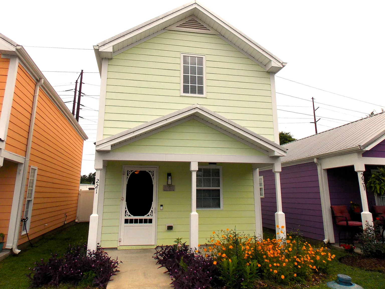 2 bed, 1.5 bath, 925 sqft, $1,750 — Photo 1