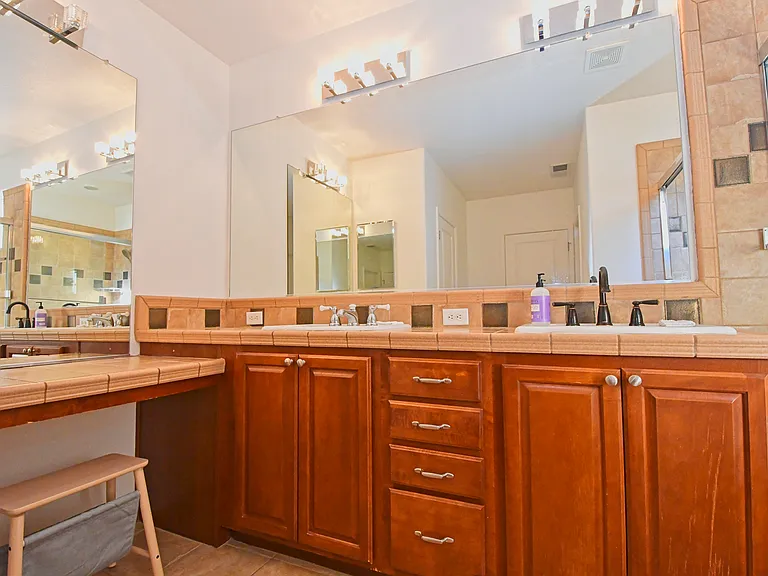 1616 Spicewood Cir — Photo 21