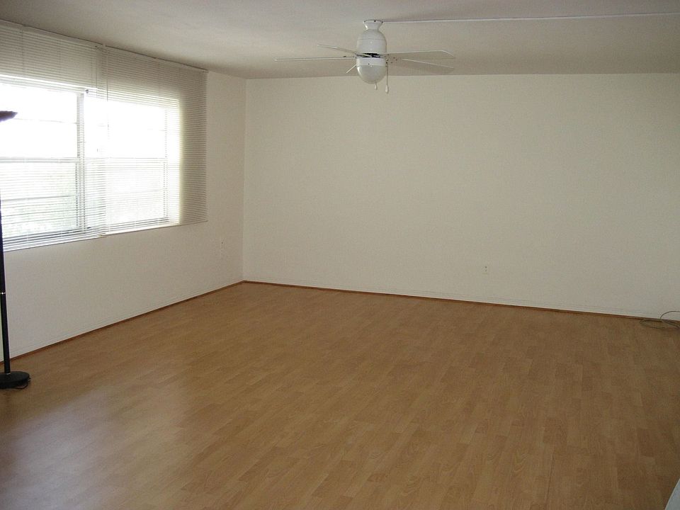 1st image of 11685 Canal Dr APT 108