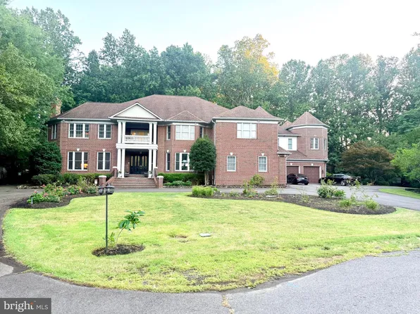 6403 Burke Woods Dr, Burke, VA 22015