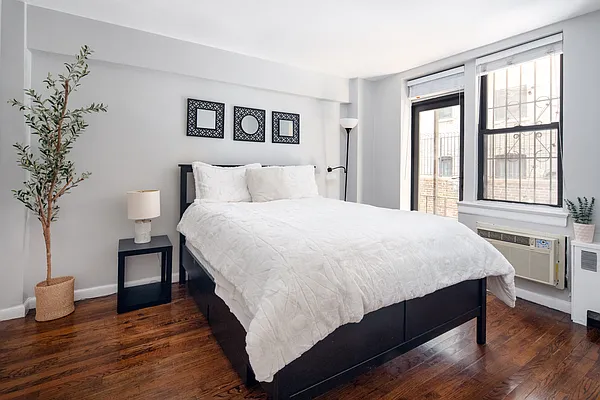 Sold by Sotheby's International Realty | media 11