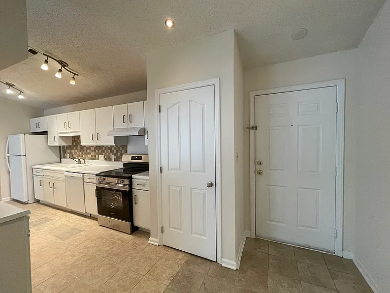 7368 Rose Terrace Ct #11 — Photo 11