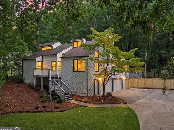2215 Carlyle Dr, Marietta, GA 30062