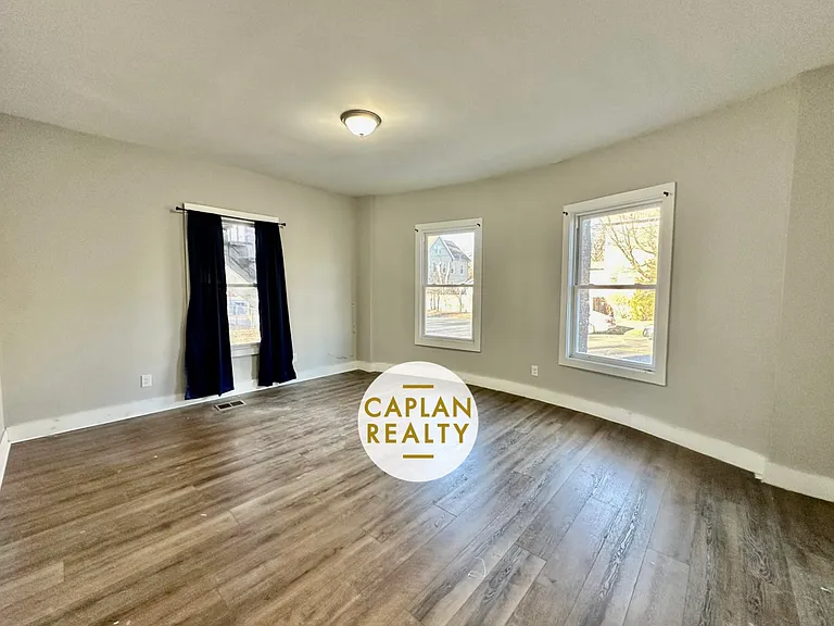 154 Norton St #1C — Photo 7