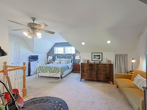 5th image of 70 Cedar Tree Dr