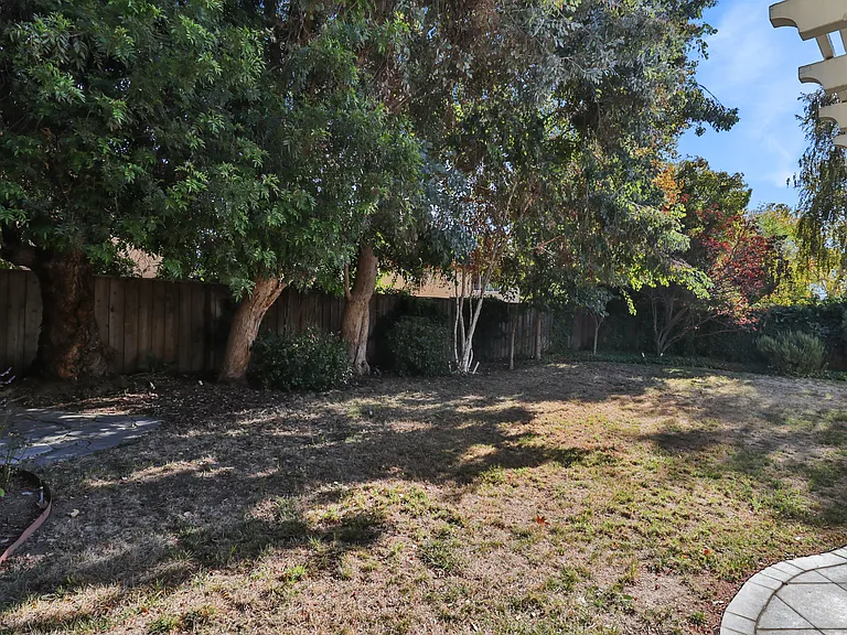 1164 S Galesmoore Ct — Photo 34