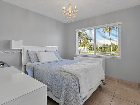 5th image of 1901 SW 90th Ave