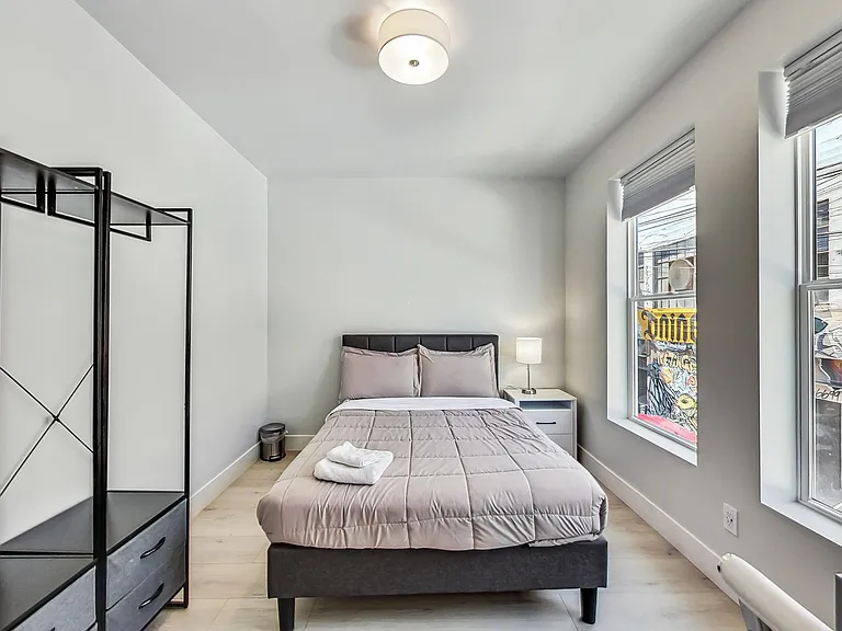 1026 Capp St — Photo 25