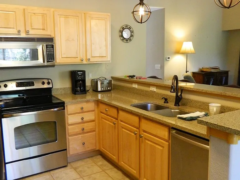 192 Robin Dr — Photo 7
