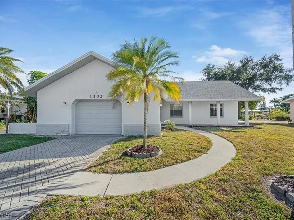1302 NE 4th Ter, Cape Coral, FL 33909