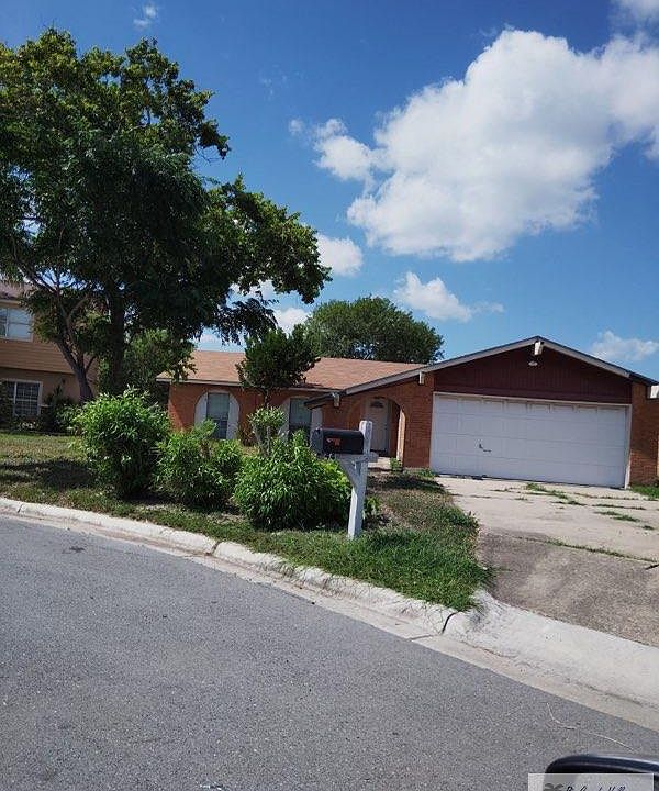 1st image of 44 Varela Ct