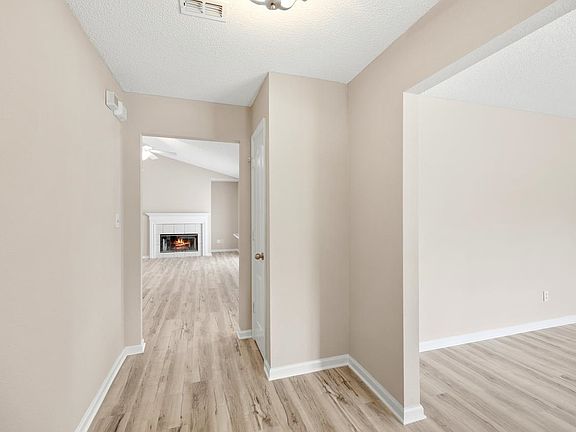 5th image of 2662 Topaz Way