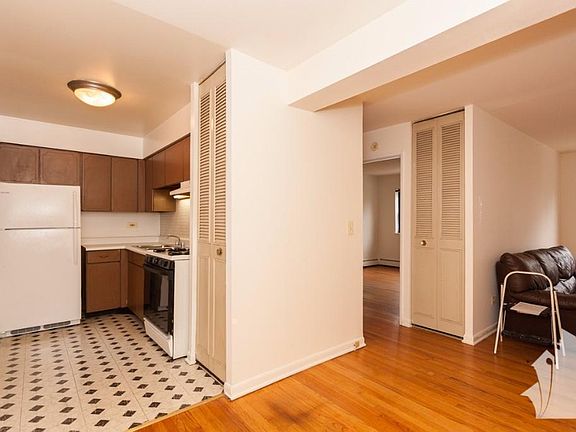 4th image of 3160 N Cambridge Ave APT 306J