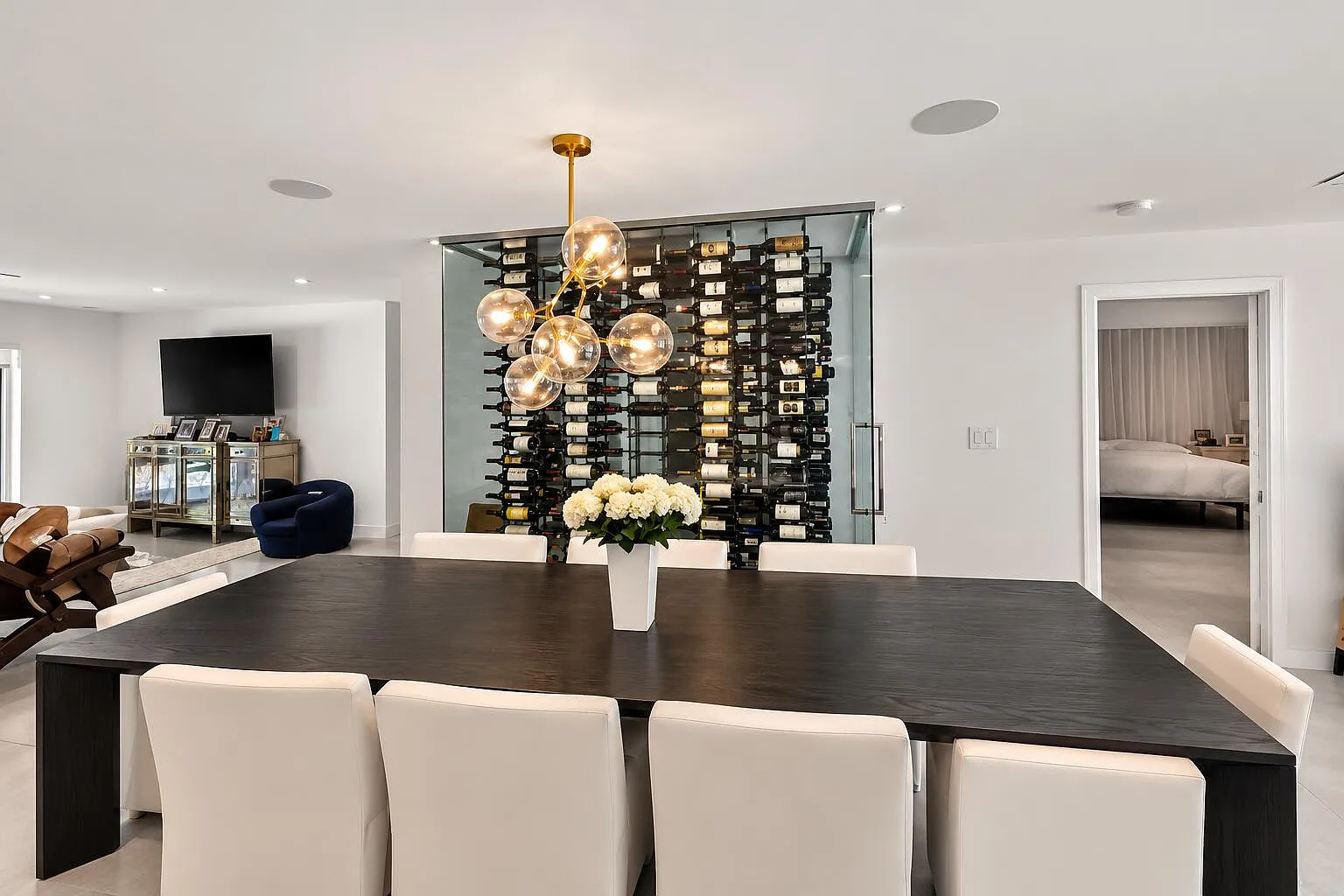 4 bed, 5.0 bath, 2600 sqft, $12,700 — Photo 1