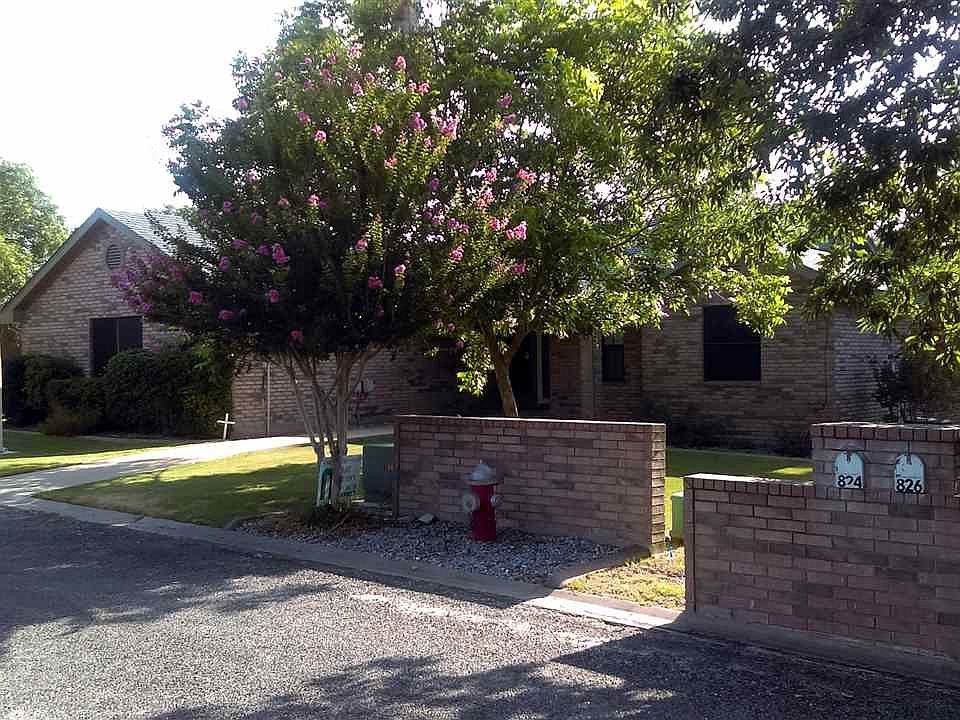 2nd image of 824 Cottonwood Dr
