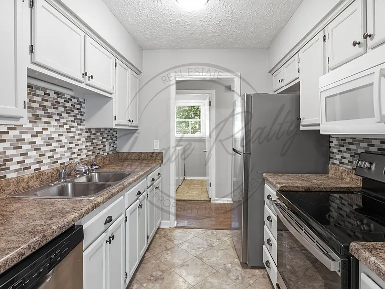 722 Heritage Square Dr — Photo 6