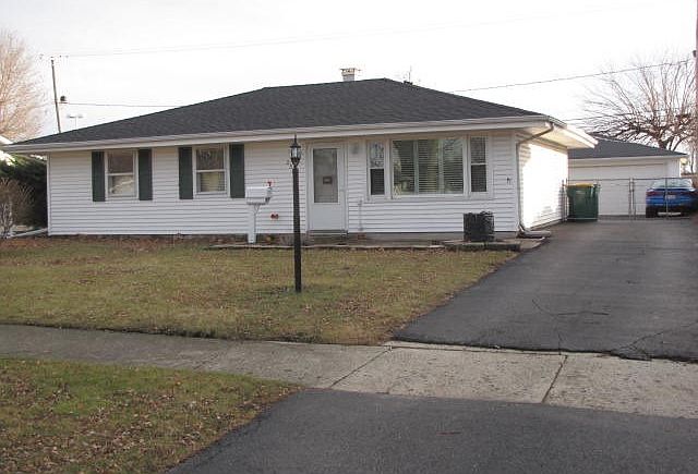 1st image of 2516 Richmond St